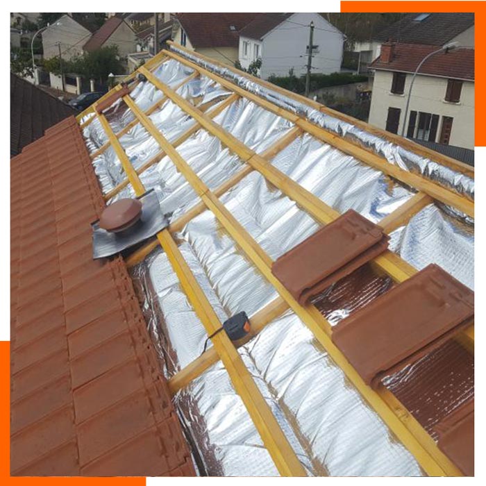 Professionnels couvreur pour démoussage toit maisons et peinture de façade à Mantes-la-Jolie et aux Mureaux 78